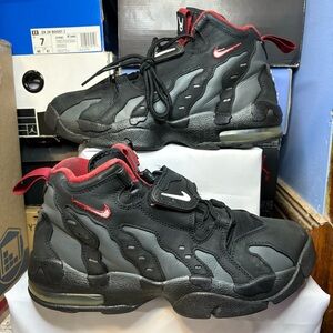 Size 9 - Nike Air DT Max '96 Falcons
